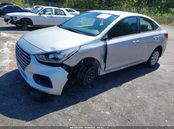 3KPC24A64LE123250 2020 HYUNDAI ACCENT Silver Widok z przodu