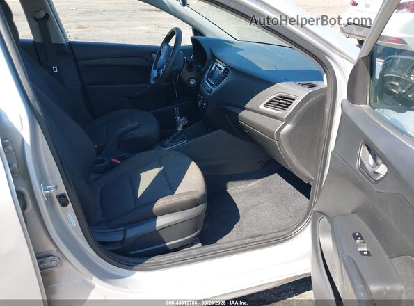 3KPC24A64LE123250 2020 HYUNDAI ACCENT Silver Widok wnętrza z przodu