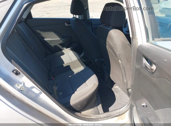 3KPC24A64LE123250 2020 HYUNDAI ACCENT Silver Widok naklejki z numerem VIN