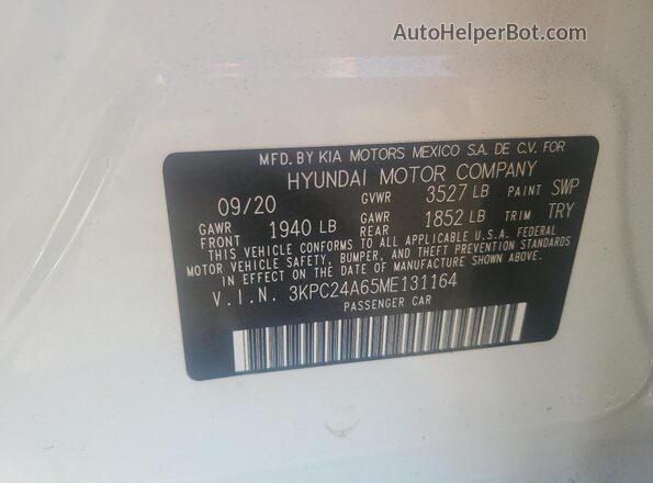 3KPC24A65ME131164 2021 HYUNDAI ACCENT White Vista del compartimento del motor