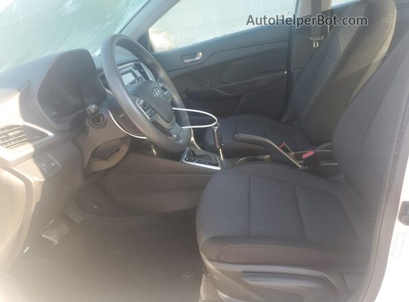 3KPC24A65ME131164 2021 HYUNDAI ACCENT White Vista interior delantera