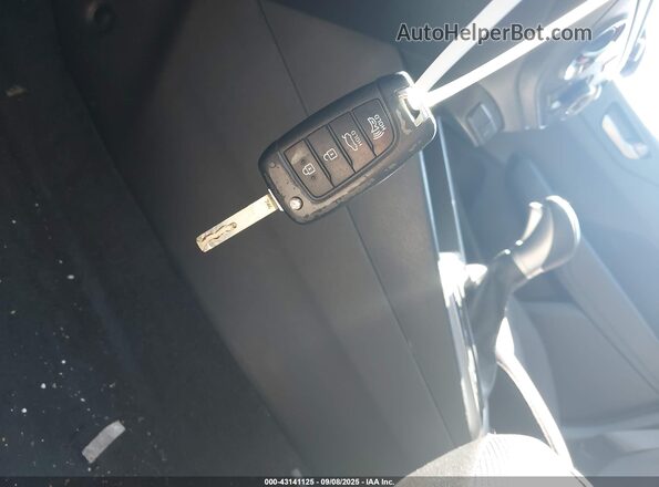 3KPC24A66ME139371 2021 HYUNDAI ACCENT Красный Вид панели приборов