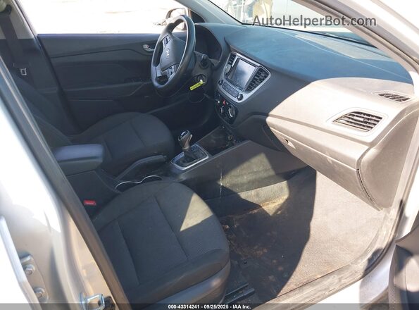 3KPC24A69NE173631 2022 HYUNDAI ACCENT Silver წინა სალონის ხედი