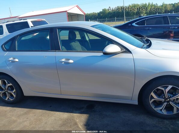 3KPF24AD4LE205832 2020 KIA FORTE Silver Vista interior trasera