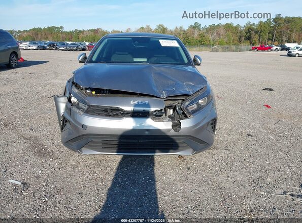 3KPF24AD4NE472231 2022 KIA FORTE Gray Front view
