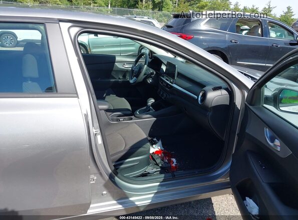 3KPF24AD4NE488395 2022 KIA FORTE Серый Вид салона спереди