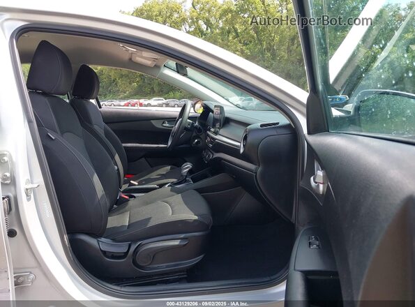 3KPF24AD5LE190774 2020 KIA FORTE Silver Widok wnętrza z przodu