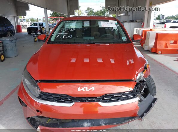 3KPF24AD5PE650716 2023 KIA FORTE Burgundy Widok wnętrza z tyłu