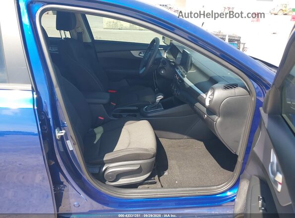 3KPF24AD5RE795872 2024 KIA FORTE Blue Սալոնի դիմացի տեսք