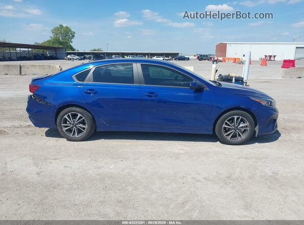 3KPF24AD5RE795872 2024 KIA FORTE Blue Սալոնի 360 աստիճան տեսք