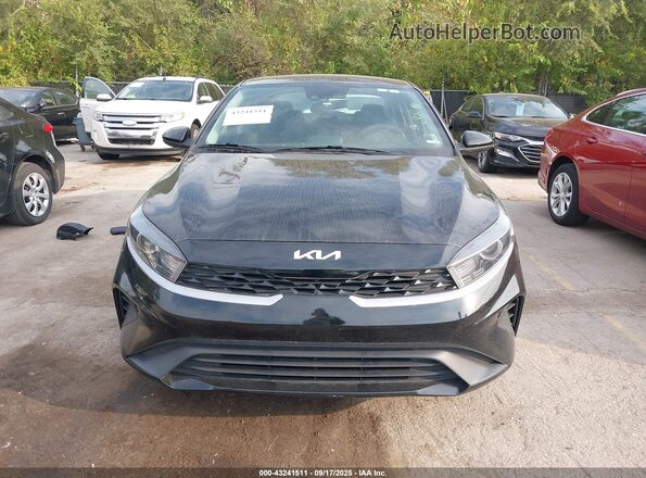 3KPF24AD8NE430693 2022 KIA FORTE Black Widok wnętrza z tyłu