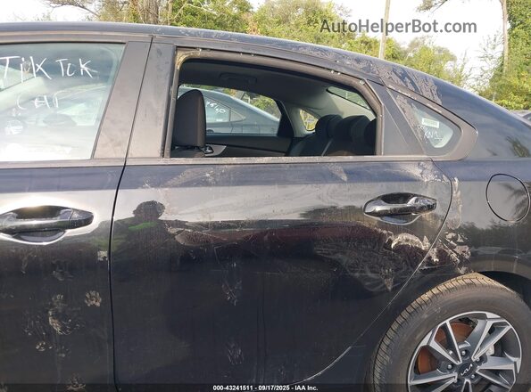 3KPF24AD8NE430693 2022 KIA FORTE Black Widok z przodu
