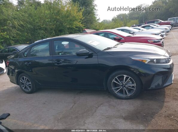 3KPF24AD8NE430693 2022 KIA FORTE Black Widok wnętrza 360 stopni
