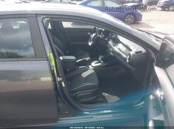 3KPF34ADXME367690 2021 KIA FORTE Gray Front interior view