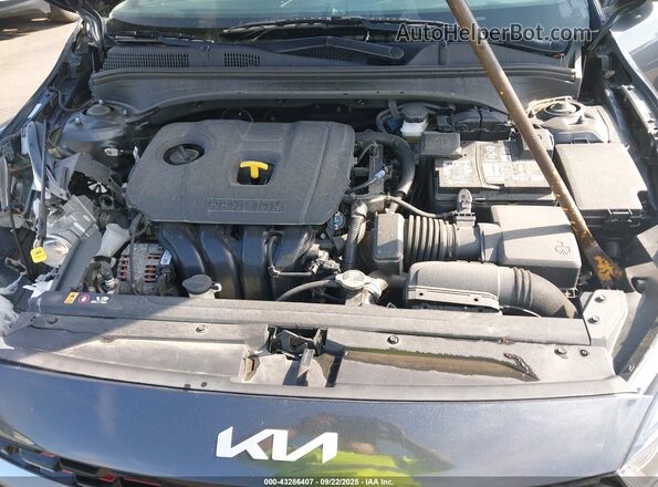 3KPF54AD0PE555813 2023 KIA FORTE Gray Вид ззаду