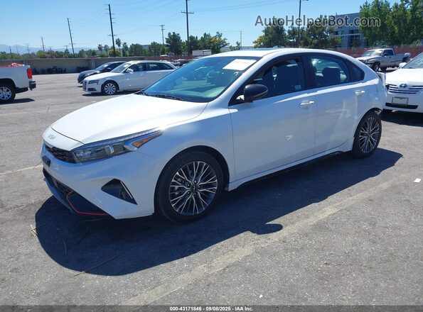 3KPF54AD5PE553670 2023 KIA FORTE White Przód lewy