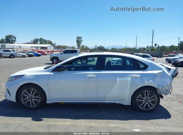 3KPF54AD5PE553670 2023 KIA FORTE White 