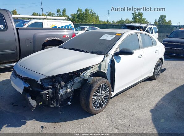 3KPF54AD8NE511314 2022 KIA FORTE White Vista tres cuartos delantera izquierda