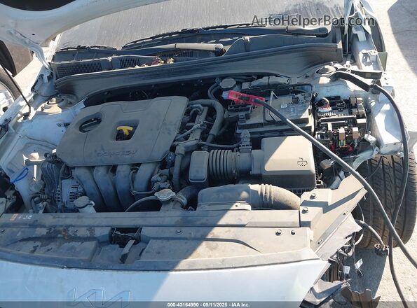 3KPF54AD8NE511314 2022 KIA FORTE White Vista trasera