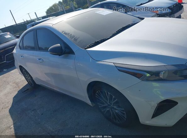 3KPF54AD8NE511314 2022 KIA FORTE White Vista del cuadro de instrumentos