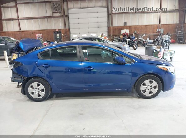 3KPFK4A75JE258028 2018 KIA FORTE Blue 