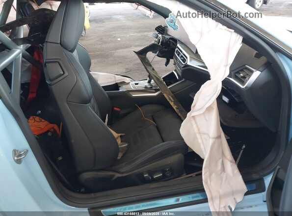 3MF13DM02P8D62051 2023 BMW M2 Light Blue წინა სალონის ხედი