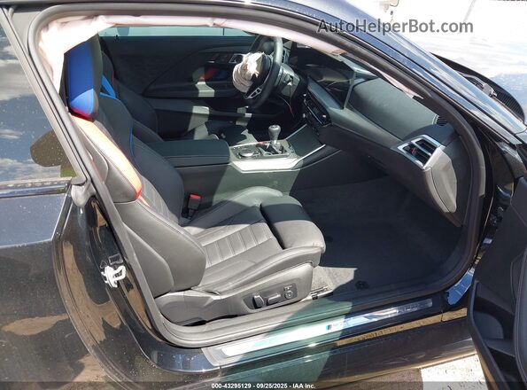 3MF23DM07S8E91884 2025 BMW M2 Black Widok wnętrza z przodu