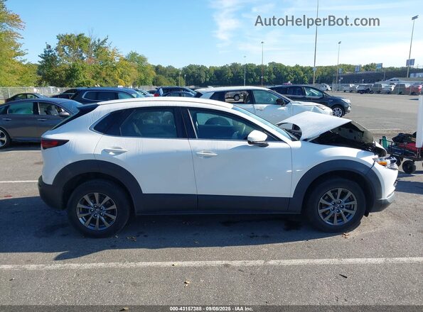 3MVDMBAL7MM236401 2021 MAZDA CX-30 White Rear interior view