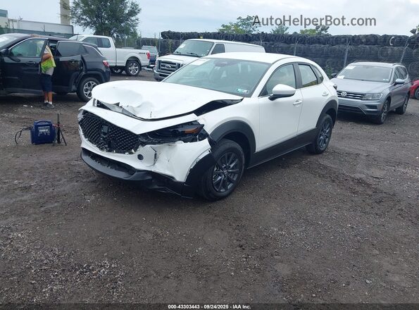 3MVDMBAMXSM757635 2025 MAZDA CX-30 White Vista tres cuartos delantera izquierda