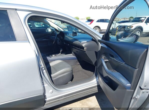 3MVDMBBL6MM271445 2021 MAZDA CX-30 Silver Front interior view