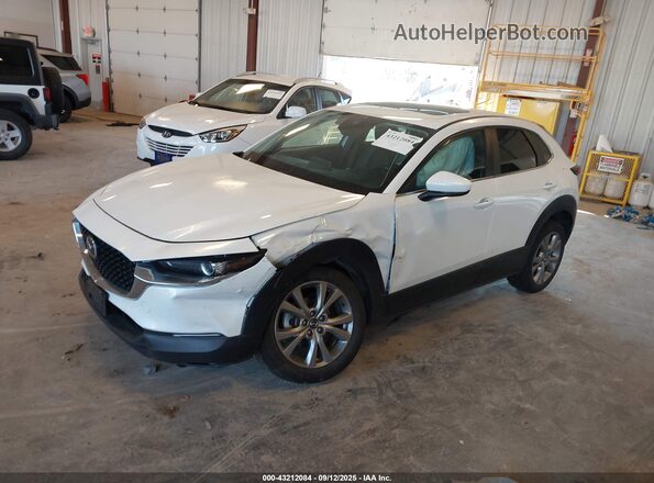 3MVDMBCL7MM212757 2021 MAZDA CX-30 White Vista tres cuartos delantera izquierda