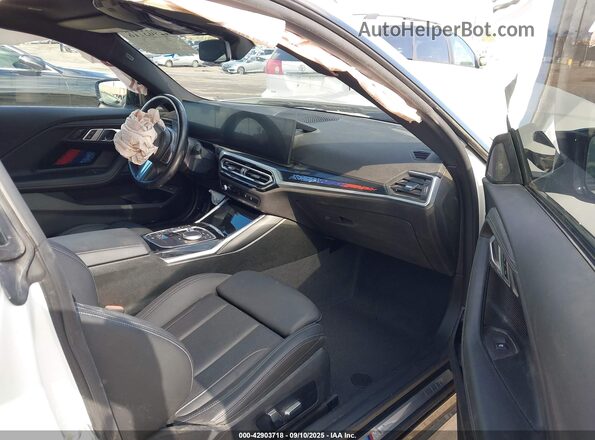 3MW43CM08P8D45780 2023 BMW M2 White Front interior view