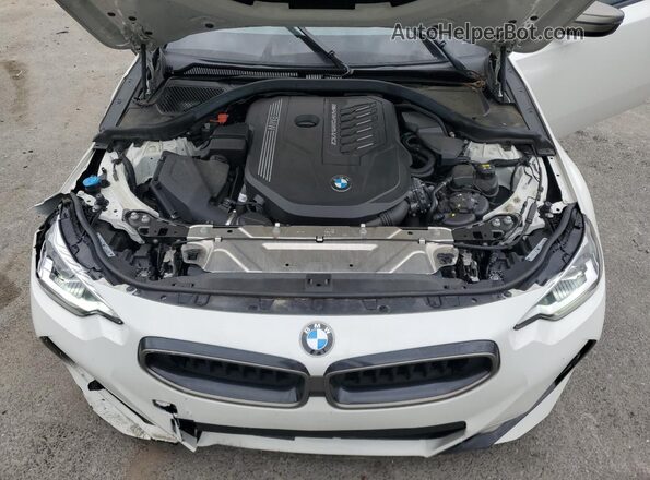 3MW53CM09N8C78639 2022 BMW M2 White Vista interior trasera