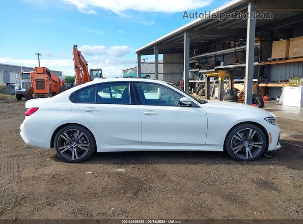3MW5P7J06M8B75130 2021 BMW 3 SERIES White Vista interior trasera