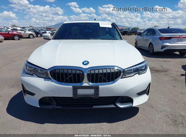 3MW5P7J09N8C42482 2022 BMW 3 SERIES White Vista interior trasera
