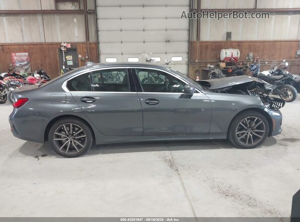 3MW5R7J04M8C03677 2021 BMW 7 SERIES Gray Widok wnętrza z tyłu