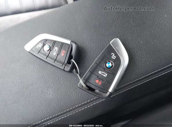 3MW89FF00P8D01707 2023 BMW 3 SERIES Gray Vista del salpicadero