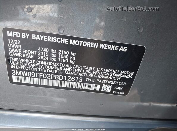 3MW89FF02P8D12613 2023 BMW 3 SERIES Gray Vista del compartimento del motor