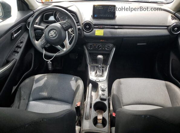 3MYDLBYV0JY327432 2018 TOYOTA YARIS Blue 