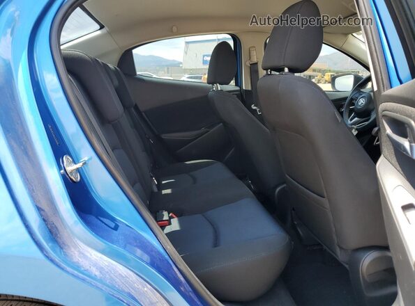3MYDLBYV4JY324212 2018 TOYOTA YARIS Синий 