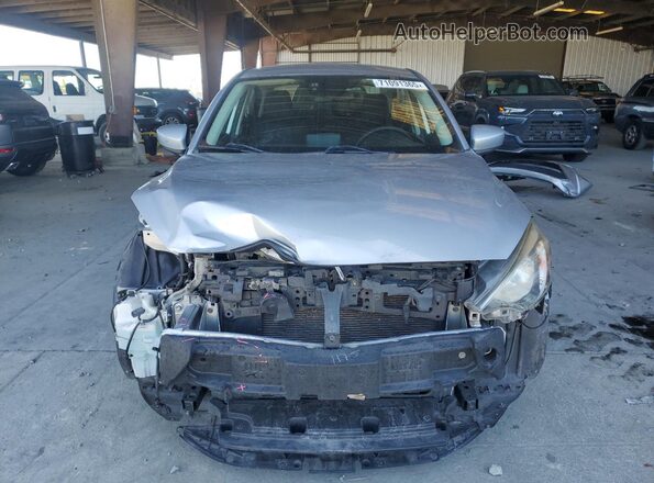 3MYDLBYV5JY321545 2018 TOYOTA YARIS Серебряный 