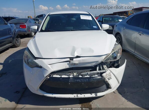 3MYDLBYV7HY161954 2017 TOYOTA YARIS IA White 