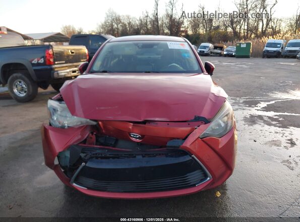 3MYDLBYV7HY165146 2017 TOYOTA YARIS IA Red Սարքավորումների վահանակի տեսք