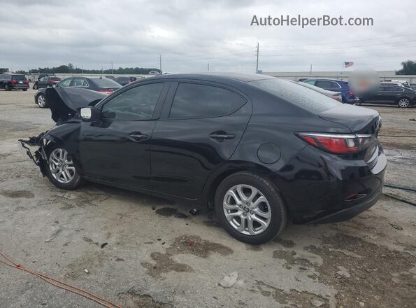 3MYDLBYV7JY307114 2018 TOYOTA YARIS Черный 