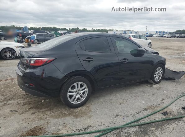 3MYDLBYV7JY307114 2018 TOYOTA YARIS Черный 