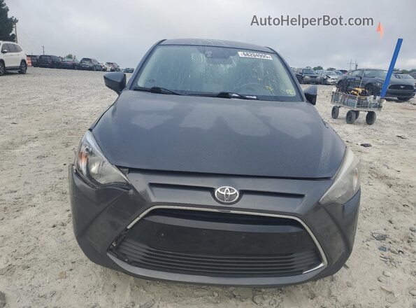 3MYDLBYV7JY318100 2018 TOYOTA YARIS Gray 