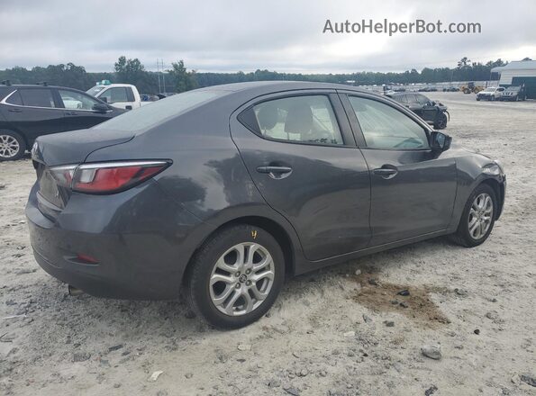 3MYDLBYV7JY318100 2018 TOYOTA YARIS Gray 