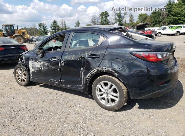 3MYDLBYV7JY329436 2018 TOYOTA YARIS Черный 