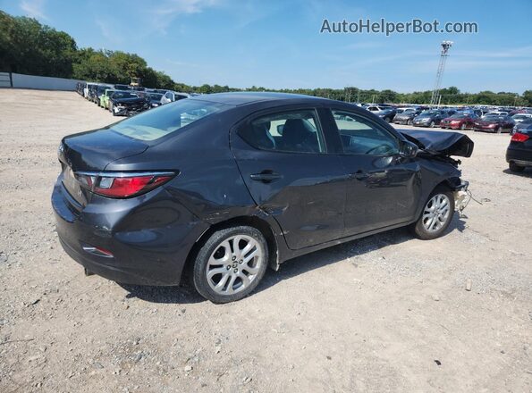 3MYDLBYV8JY303847 2018 TOYOTA YARIS Charcoal 