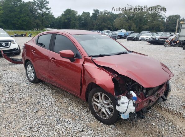 3MYDLBYVXJY304935 2018 TOYOTA YARIS Красный 